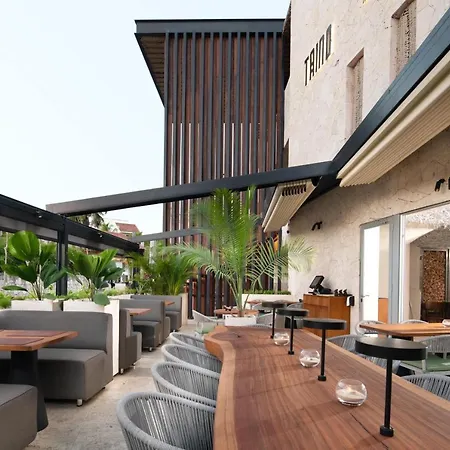 Ducassi Suites Rooftop Pool - Beach Club And Spa-2